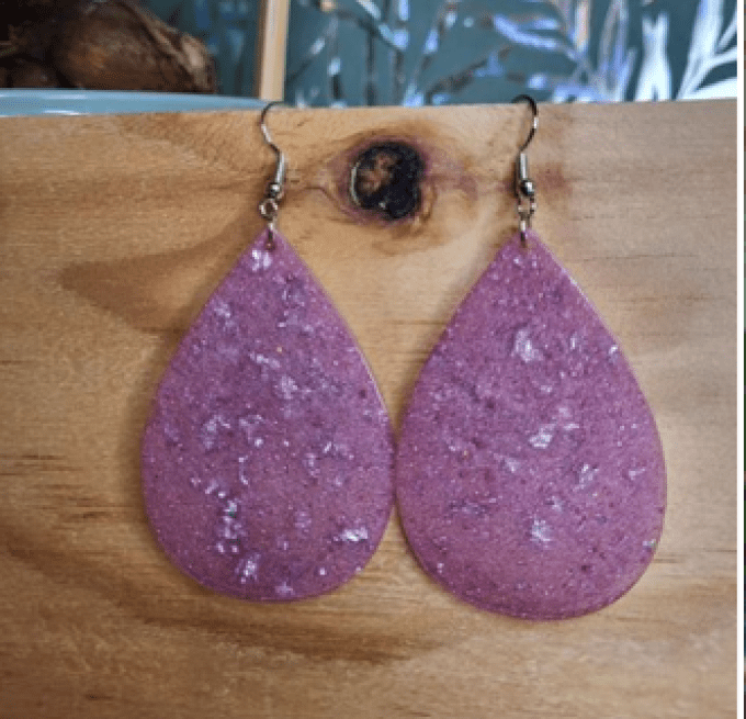 Boucle d'oreille gouttes violet pailleté