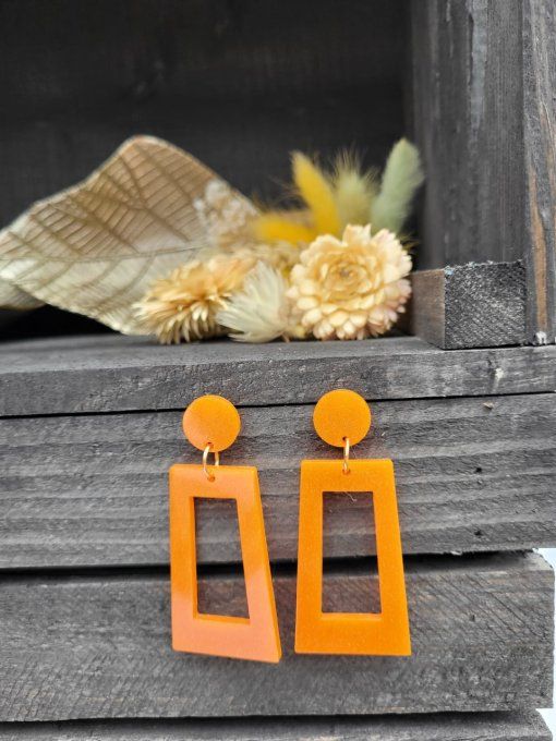 Boucles d'oreilles trapèze orange légèrement pailletées 